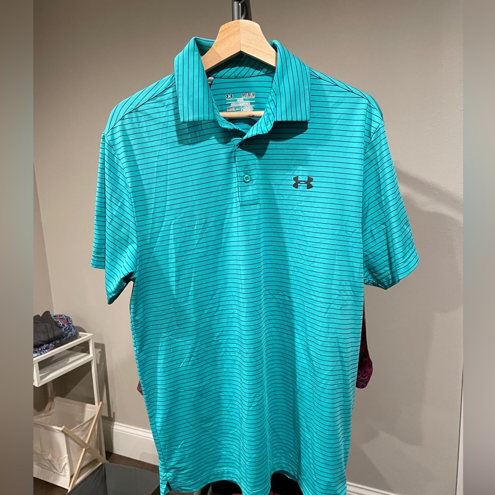 Men’s Under Armour Golf Shirt. Gently used. Loose fit, Medium.